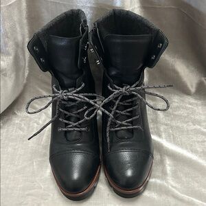 Naturalizer Chunky 3" Heel Lace Front Ankle Booties